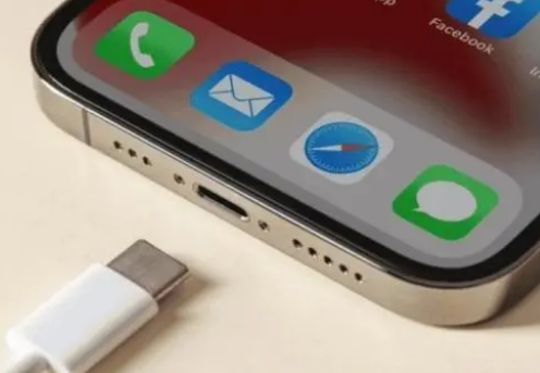 高平苹果15维修分享iPhone15改USB-C接口后能和安卓用户互借充电器吗 